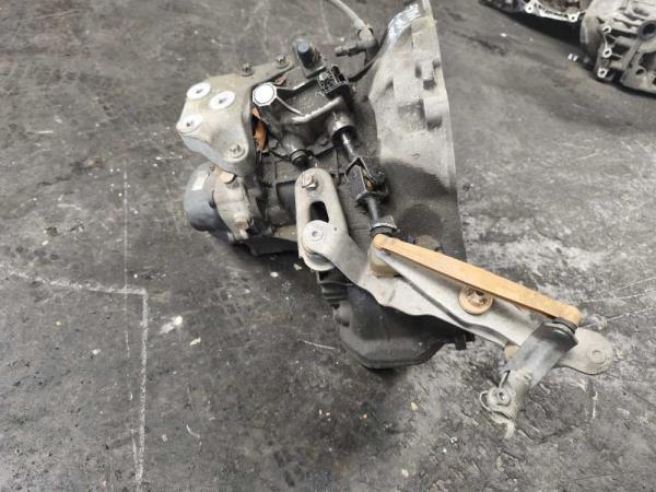 BOITE DE VITESSE MANUEL OPEL CORSA D 1.3 CDTI CODE: MKG - Vue 3